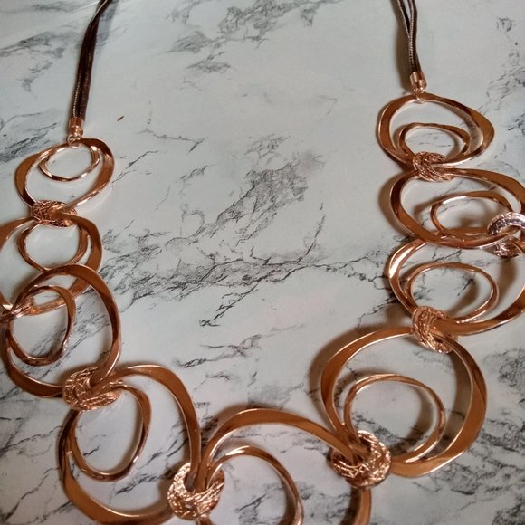 Vtg Charming Charlie 36" Rose Gold Spiraling Circles Statement Fashion Necklace - Picture 7 of 8